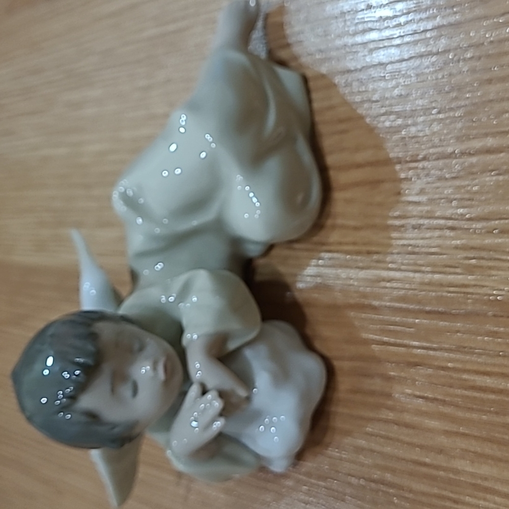 LLADRO - HEAVENLY DREAMER #5728